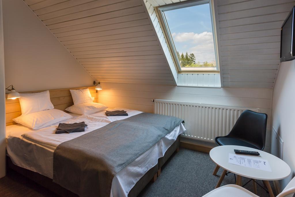 Borbaratok Panzio Hotell Badacsonytomaj Exteriör bild
