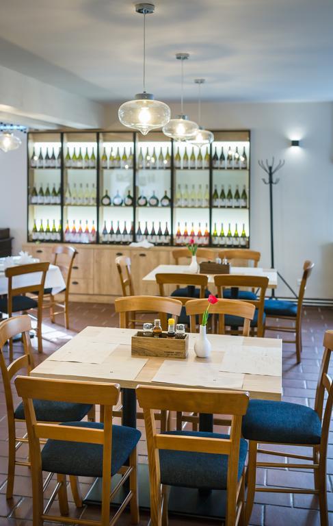 Borbaratok Panzio Hotell Badacsonytomaj Exteriör bild